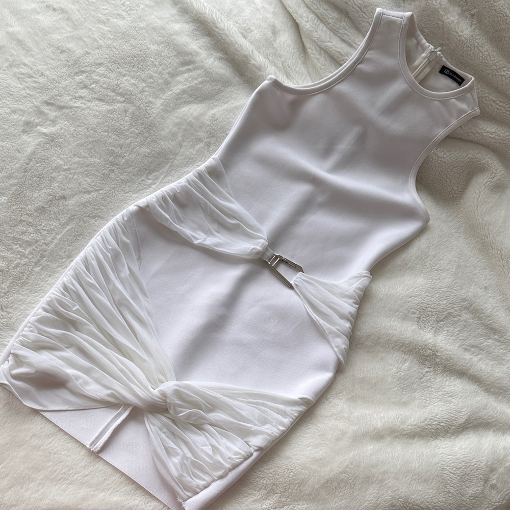 BELLA BARNETT Sleeveless Dress in White
